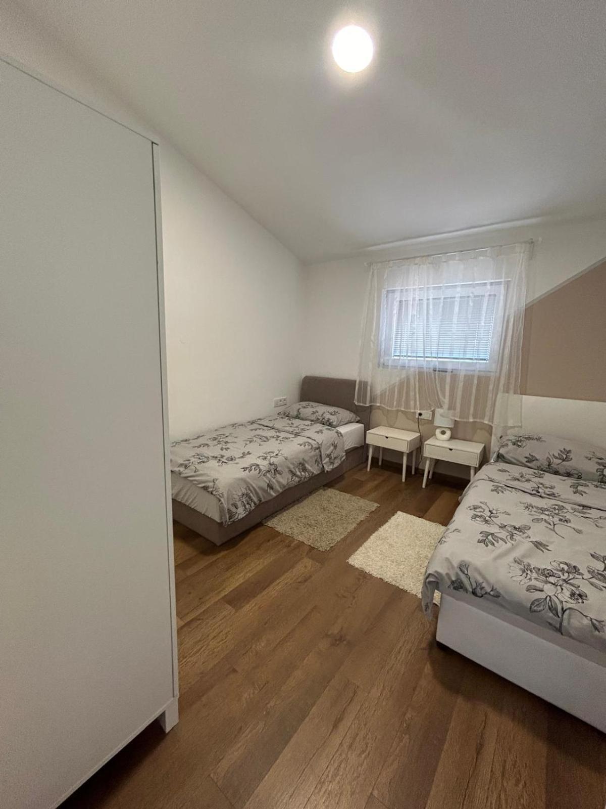 Apartman Lorna Turanj Exterior foto